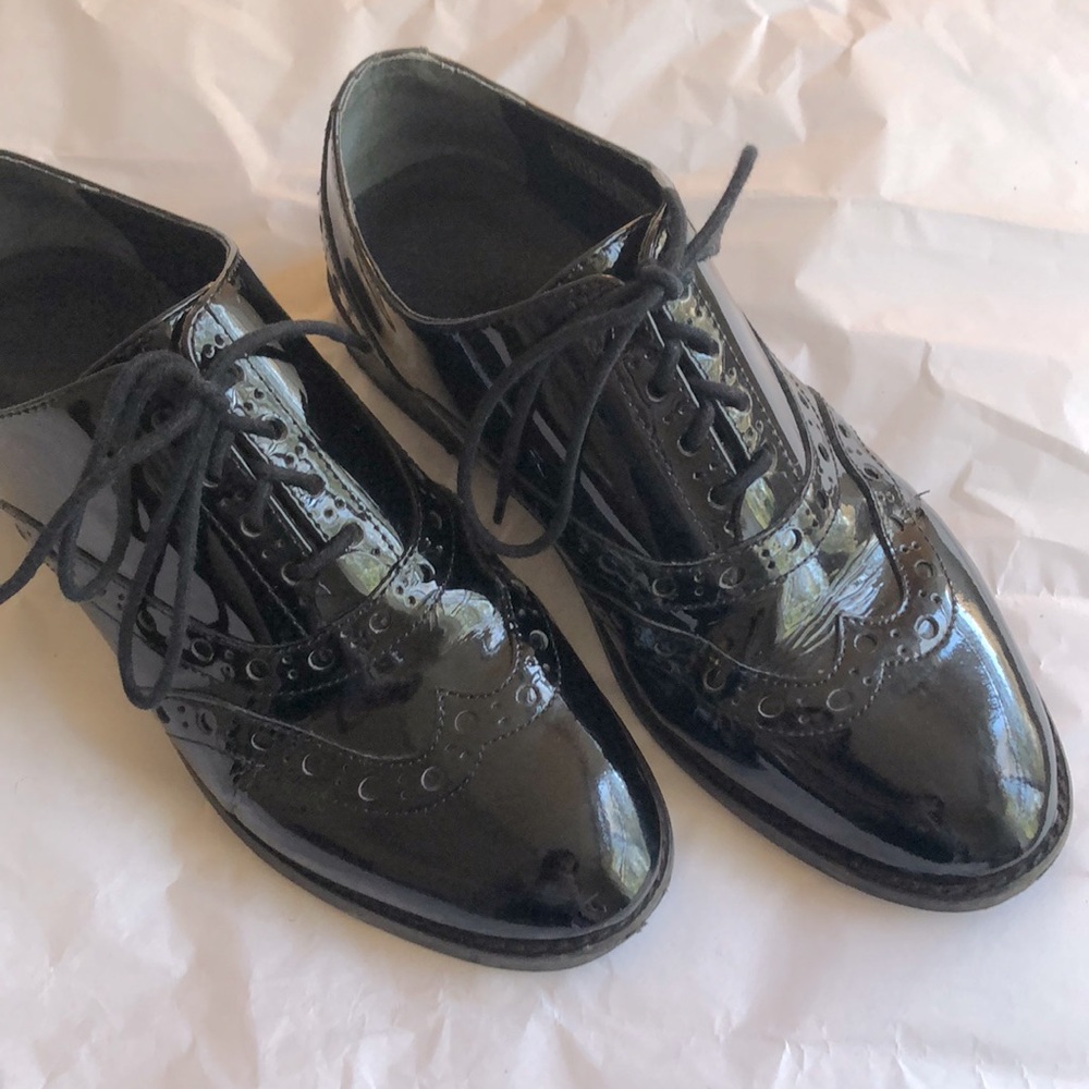 VIONIC Hadley, Black Patent, Wingtip Oxfords, Size 7.